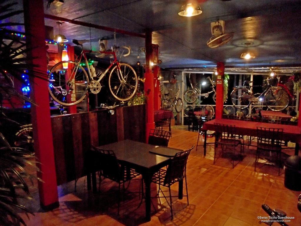 Swiss Ticino Guesthouse & Restaurant Mae Wang Buitenkant foto