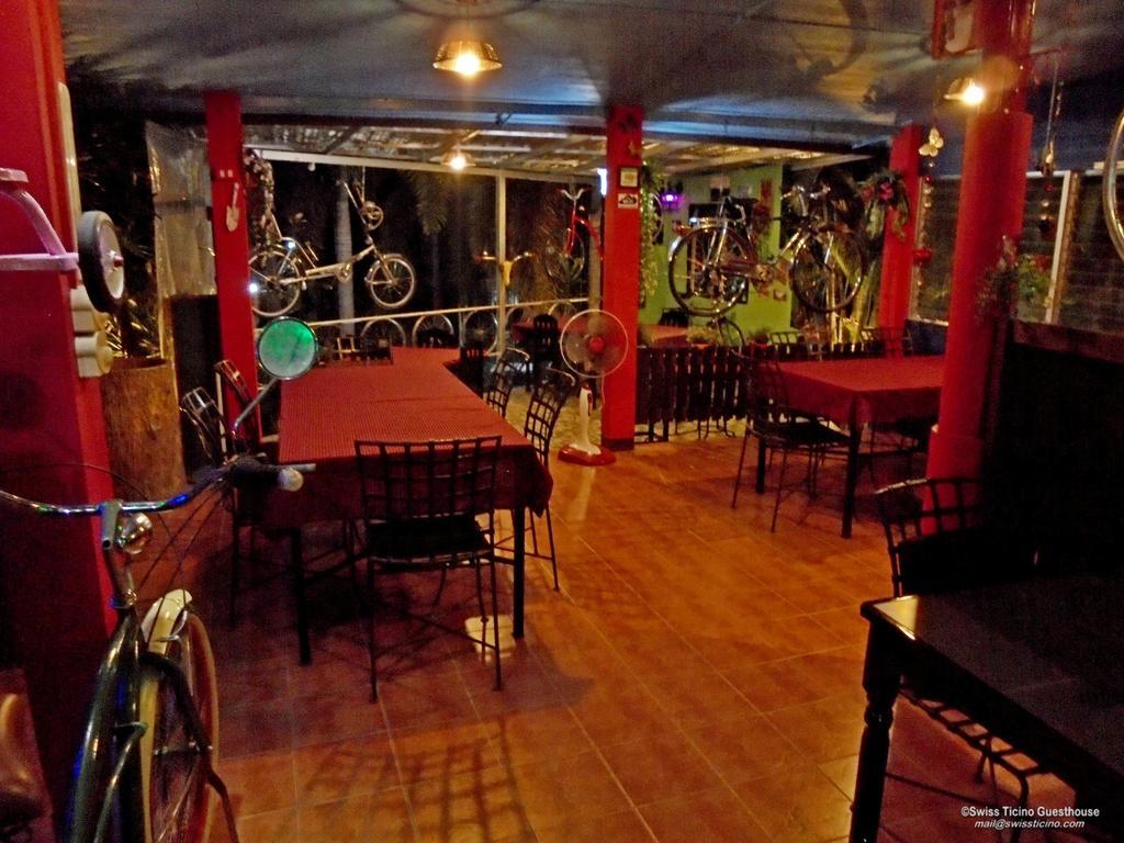 Swiss Ticino Guesthouse & Restaurant Mae Wang Buitenkant foto