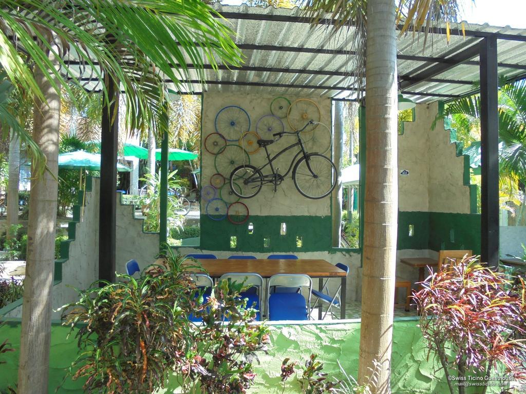 Swiss Ticino Guesthouse & Restaurant Mae Wang Buitenkant foto
